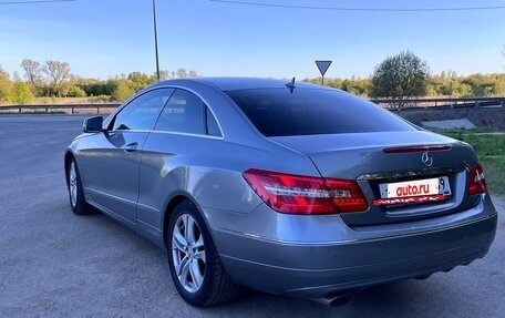 Mercedes-Benz E-Класс, 2011 год, 1 800 000 рублей, 3 фотография