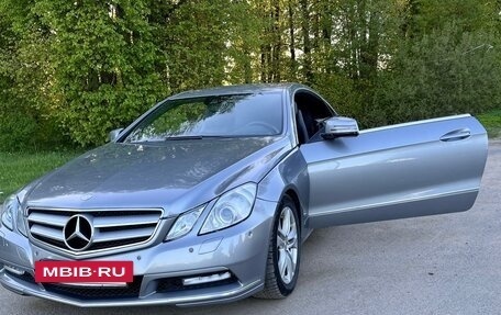 Mercedes-Benz E-Класс, 2011 год, 1 800 000 рублей, 14 фотография