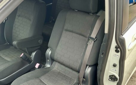 Toyota ISis I, 2011 год, 1 259 000 рублей, 16 фотография