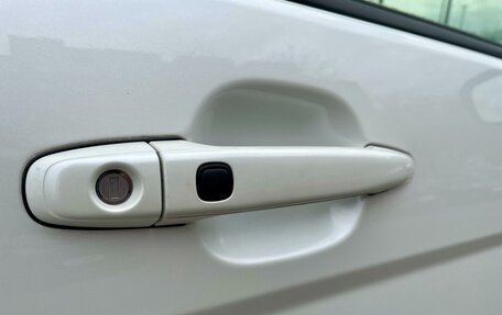 Toyota ISis I, 2011 год, 1 259 000 рублей, 14 фотография