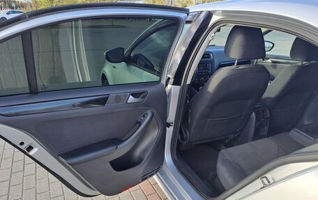 Volkswagen Jetta VI, 2013 год, 1 400 000 рублей, 15 фотография