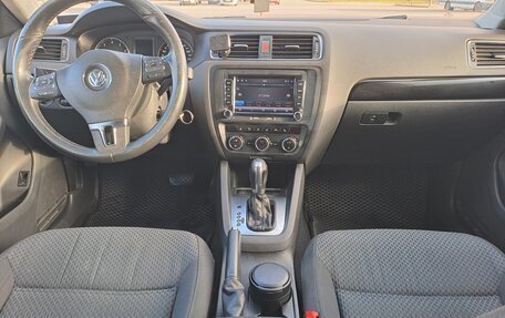 Volkswagen Jetta VI, 2013 год, 1 400 000 рублей, 22 фотография