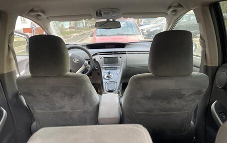 Toyota Prius, 2010 год, 900 000 рублей, 4 фотография