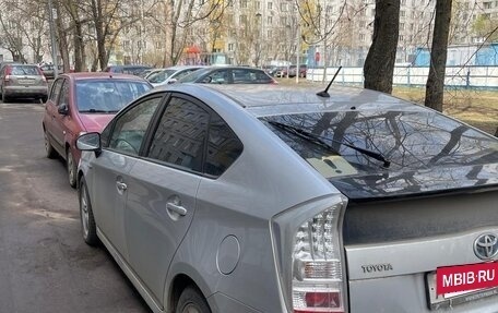 Toyota Prius, 2010 год, 900 000 рублей, 3 фотография