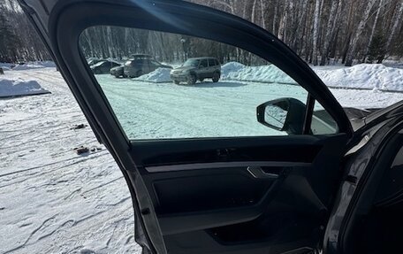 Volkswagen Touareg III, 2018 год, 4 900 000 рублей, 8 фотография