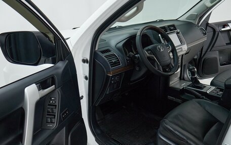 Toyota Land Cruiser Prado 150 рестайлинг 2, 2017 год, 5 695 000 рублей, 8 фотография