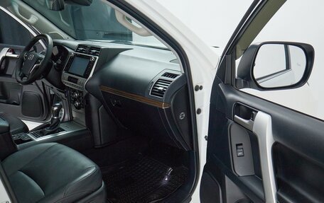 Toyota Land Cruiser Prado 150 рестайлинг 2, 2017 год, 5 695 000 рублей, 10 фотография