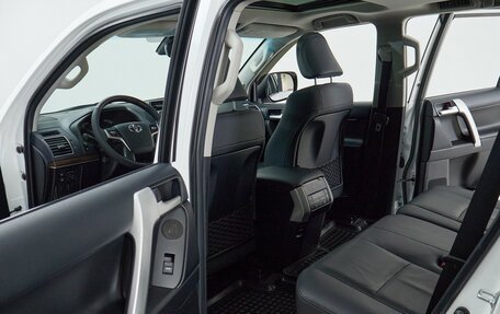 Toyota Land Cruiser Prado 150 рестайлинг 2, 2017 год, 5 695 000 рублей, 13 фотография
