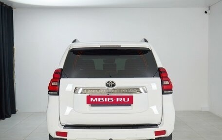 Toyota Land Cruiser Prado 150 рестайлинг 2, 2017 год, 5 695 000 рублей, 6 фотография