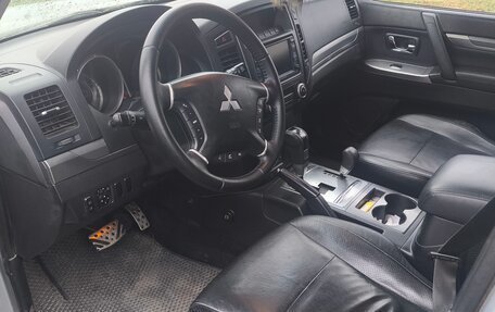 Mitsubishi Pajero IV, 2011 год, 2 100 000 рублей, 2 фотография
