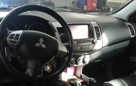Mitsubishi Outlander III рестайлинг 3, 2010 год, 1 130 000 рублей, 5 фотография
