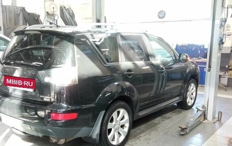 Mitsubishi Outlander III рестайлинг 3, 2010 год, 1 130 000 рублей, 3 фотография