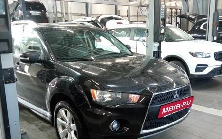 Mitsubishi Outlander III рестайлинг 3, 2010 год, 1 130 000 рублей, 2 фотография