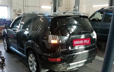 Mitsubishi Outlander III рестайлинг 3, 2010 год, 1 130 000 рублей, 4 фотография
