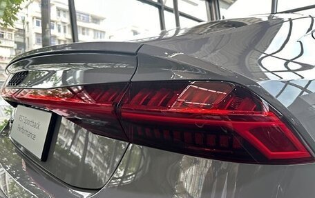 Audi RS 7, 2024 год, 23 550 000 рублей, 16 фотография