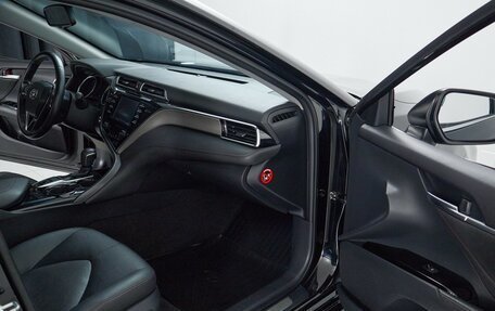 Toyota Camry, 2020 год, 3 045 000 рублей, 10 фотография