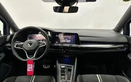 Volkswagen Golf VIII, 2022 год, 1 890 099 рублей, 7 фотография