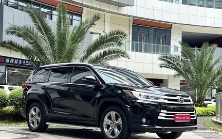 Toyota Highlander III, 2021 год, 2 920 000 рублей, 1 фотография