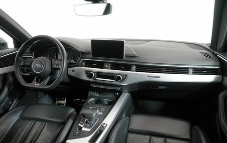 Audi A4, 2019 год, 2 990 000 рублей, 14 фотография
