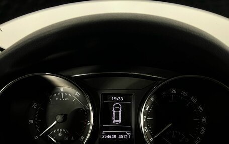 Skoda Superb III рестайлинг, 2013 год, 949 000 рублей, 18 фотография
