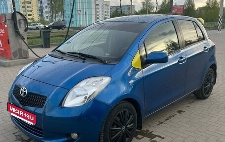 Toyota Yaris III рестайлинг, 2007 год, 638 000 рублей, 3 фотография