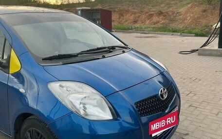 Toyota Yaris III рестайлинг, 2007 год, 638 000 рублей, 11 фотография