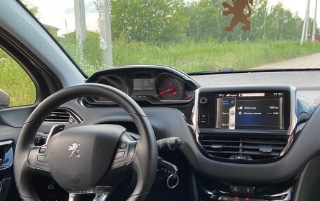 Peugeot 208 II, 2013 год, 780 000 рублей, 13 фотография