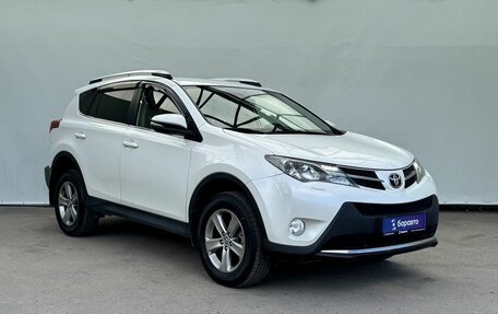 Toyota RAV4, 2015 год, 1 997 000 рублей, 2 фотография