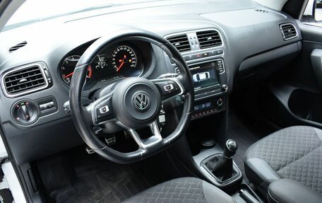 Volkswagen Polo VI (EU Market), 2018 год, 1 000 000 рублей, 9 фотография