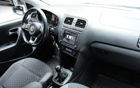 Volkswagen Polo VI (EU Market), 2018 год, 1 000 000 рублей, 16 фотография