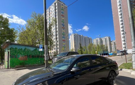 Hyundai Elantra, 2022 год, 2 100 000 рублей, 2 фотография