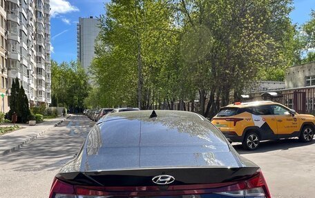 Hyundai Elantra, 2022 год, 2 100 000 рублей, 4 фотография