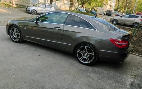 Mercedes-Benz E-Класс, 2012 год, 1 950 000 рублей, 29 фотография