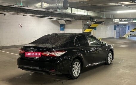 Toyota Camry, 2021 год, 2 330 000 рублей, 2 фотография