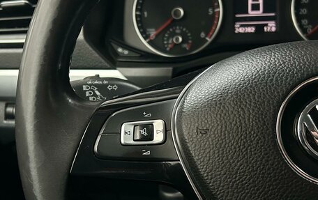 Volkswagen Amarok I рестайлинг, 2017 год, 2 987 000 рублей, 20 фотография