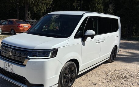 Honda Stepwgn, 2024 год, 3 950 000 рублей, 3 фотография