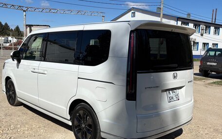 Honda Stepwgn, 2024 год, 3 950 000 рублей, 5 фотография