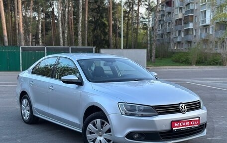 Volkswagen Jetta VI, 2013 год, 1 030 000 рублей, 1 фотография