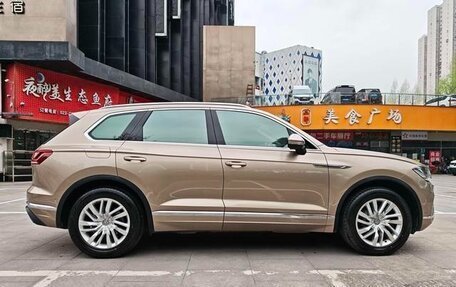 Volkswagen Touareg III, 2019 год, 3 750 000 рублей, 8 фотография