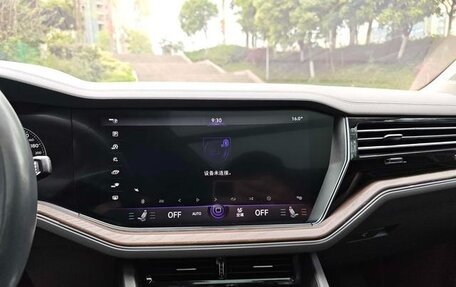 Volkswagen Touareg III, 2019 год, 3 750 000 рублей, 13 фотография