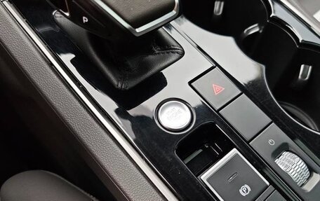 Volkswagen Touareg III, 2019 год, 3 750 000 рублей, 21 фотография