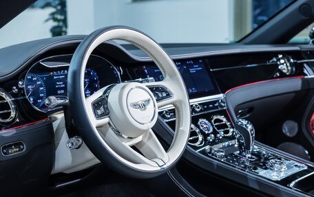 Bentley Continental GT III, 2022 год, 40 000 000 рублей, 5 фотография