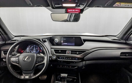 Lexus UX I, 2018 год, 2 850 000 рублей, 13 фотография