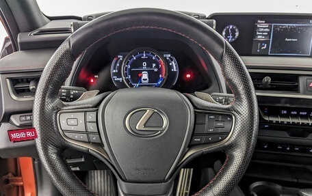 Lexus UX I, 2018 год, 2 850 000 рублей, 20 фотография