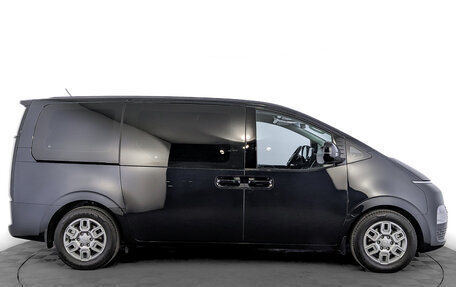 Hyundai Staria, 2023 год, 5 995 000 рублей, 4 фотография