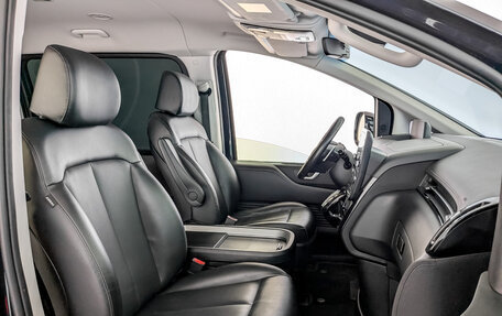 Hyundai Staria, 2023 год, 5 995 000 рублей, 25 фотография