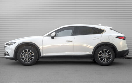 Mazda CX-4, 2023 год, 3 050 000 рублей, 8 фотография