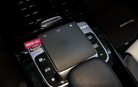 Mercedes-Benz CLA, 2019 год, 3 100 000 рублей, 21 фотография