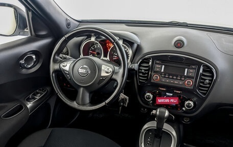 Nissan Juke II, 2012 год, 990 000 рублей, 28 фотография