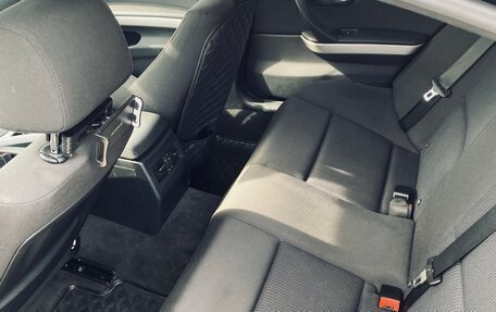 BMW 3 серия, 2010 год, 1 230 000 рублей, 12 фотография